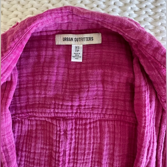 Urban Outfitters Textured Button Down Shirt - Picture 4 of 9